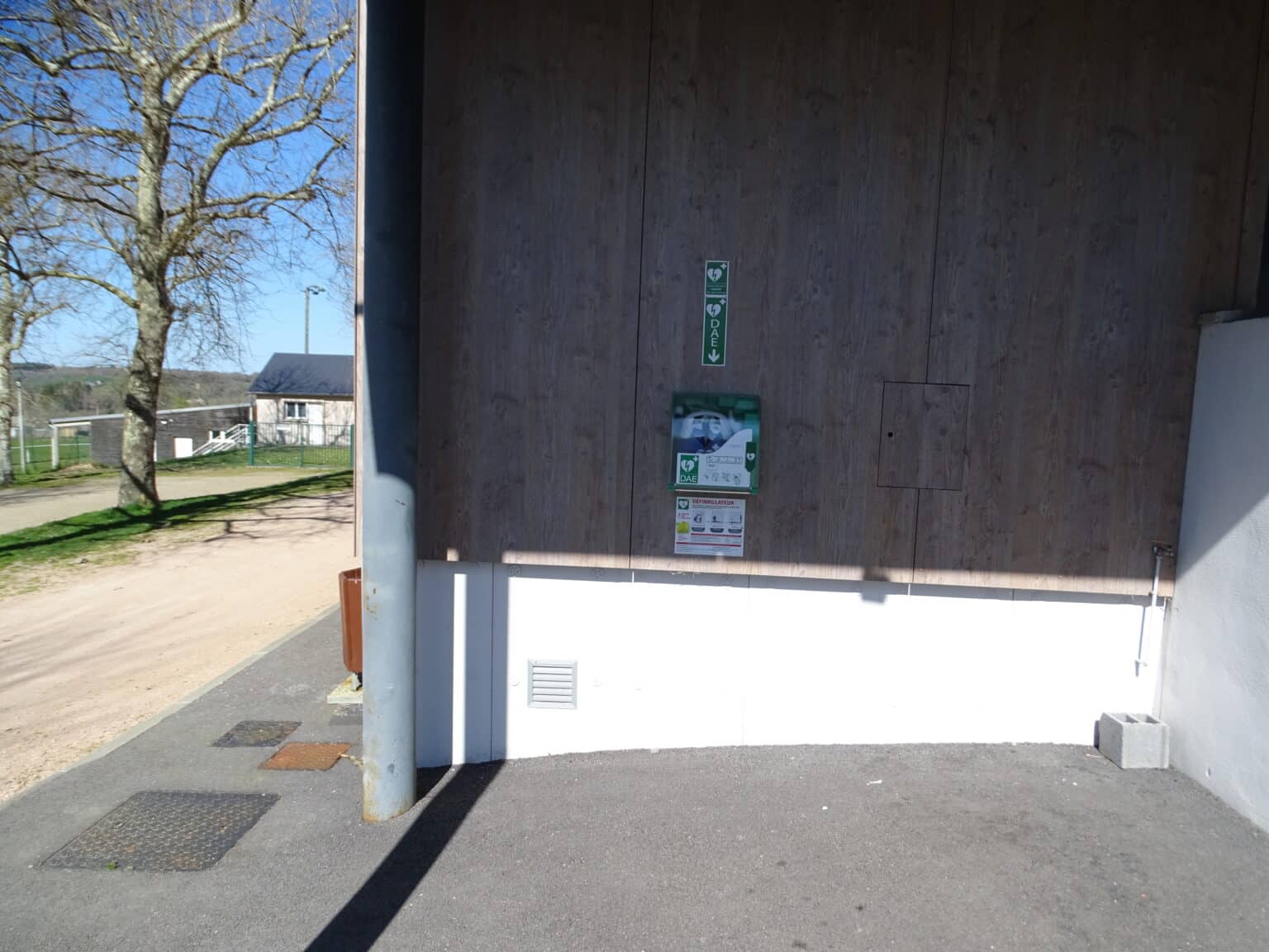 emplacement défribillateur